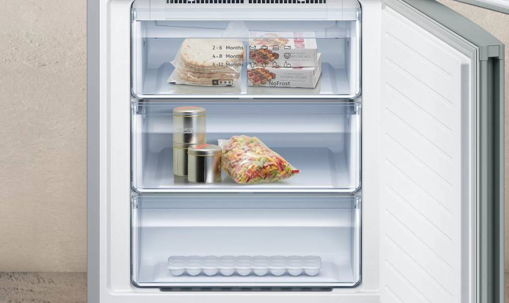 NEFF Réfrigérateur congélateur bas N70 No Frost 438L Noir - KG7493BD0